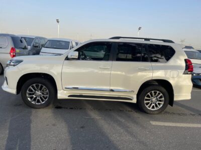 2018 Toyota Land Cruiser Prado Kakadu 2.8 Litres 4 Cylinders Diesel Engine White Beige SUV