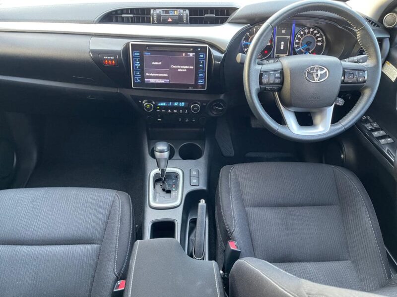 2017 Toyota Hilux SR5 Dual Cab 2.8L 4 Cylinders Diesel Engine Grey Black Pickup Truck