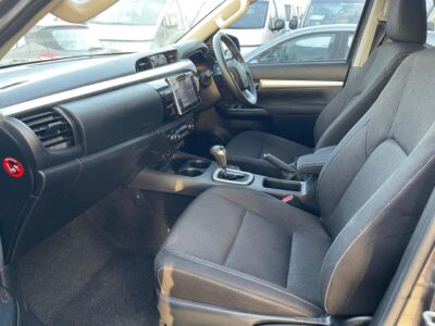 2017 Toyota Hilux SR5 Dual Cab 2.8L 4 Cylinders Diesel Engine Grey Black Pickup Truck