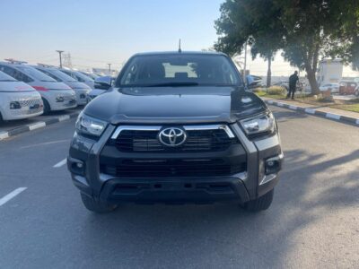 2017 Toyota Hilux SR5 Dual Cab 2.8 4 Cylinders Diesel Engine Grey Black Pickup 4WD