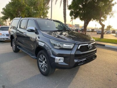 2017 Toyota Hilux SR5 Dual Cab 2.8L 4 Cylinders Diesel Engine Grey Black Pickup Truck