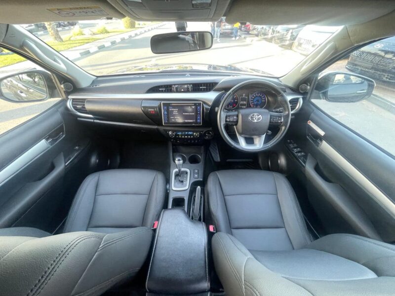 2017 Toyota Hilux SR5 Dual Cab 2.8 4 Cylinders Diesel Engine Grey Black Pickup 4WD