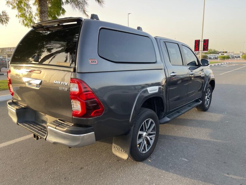 2017 Toyota Hilux SR5 Dual Cab 2.8L 4 Cylinders Diesel Engine Grey Black Pickup Truck