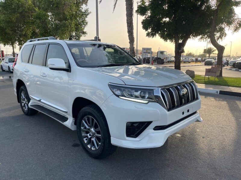 2018 Toyota Land Cruiser Prado Kakadu 2.8 Litres 4 Cylinders Diesel Engine White Beige SUV