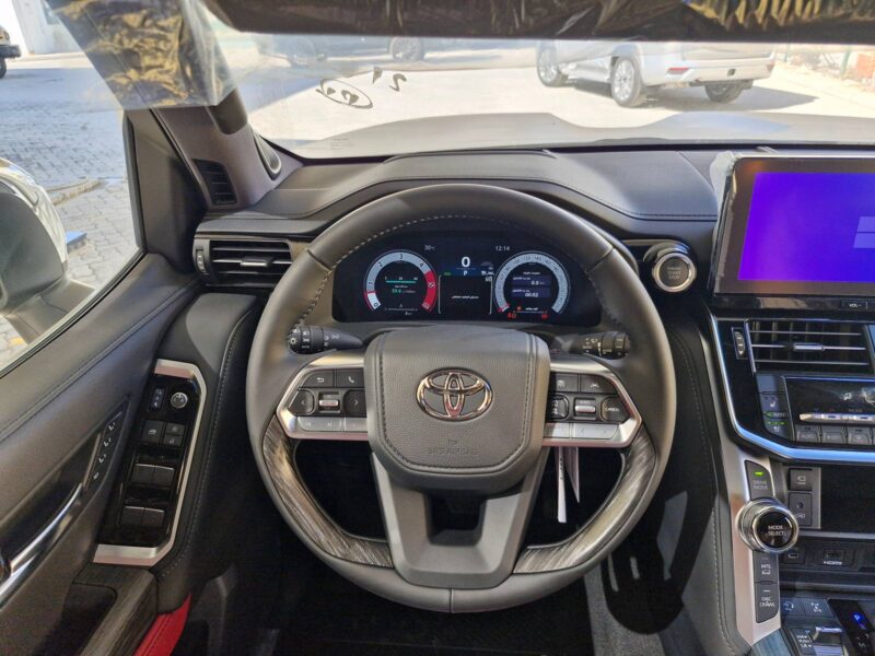 2026 Toyota Land Cruiser 300 VXR 3.3L Twin-Turbo Diesel V6 Engine White Red SUV GCC