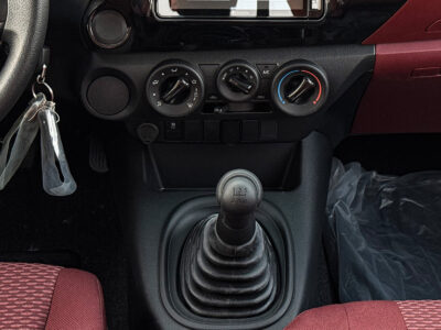 2026 Toyota Hilux Double Cab 4.0-liter V6 Petrol Engine White Red Pickup Truck 4WD