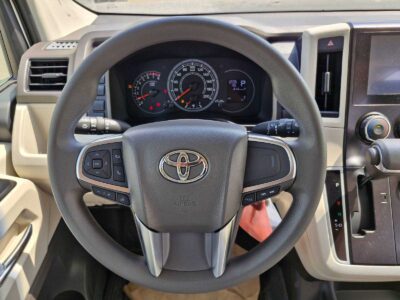 2026 Toyota Hiace Passenger Van High Roof 3.5-liter V6 Petrol Engine White Beige Van GCC