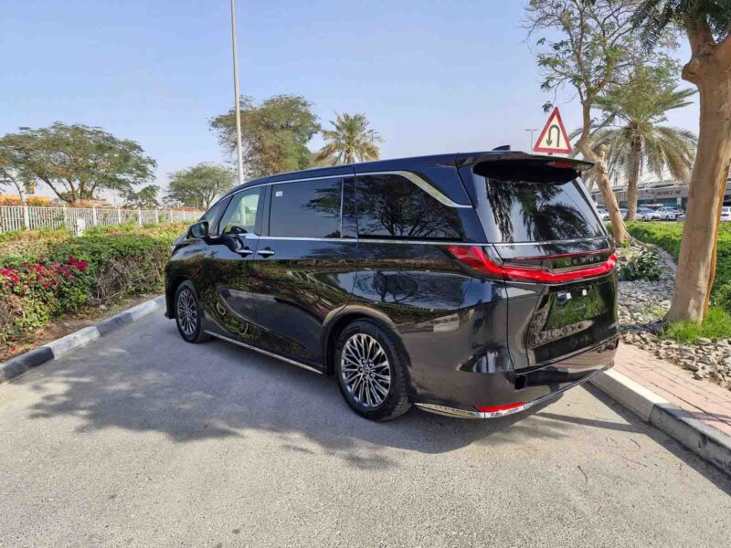 2026 Lexus LM 350h 2.5-liter 4-cylinder Hybrid Engine Black Ultra Luxury MPV AWD