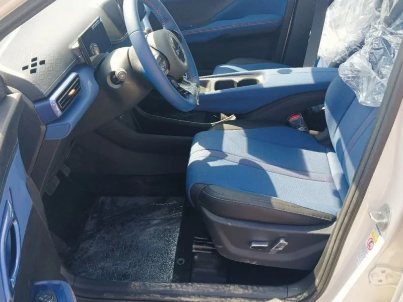 2025 BYD Seagull Flying Edition Hatchback Electric Vehicle White Blue 405Km Range