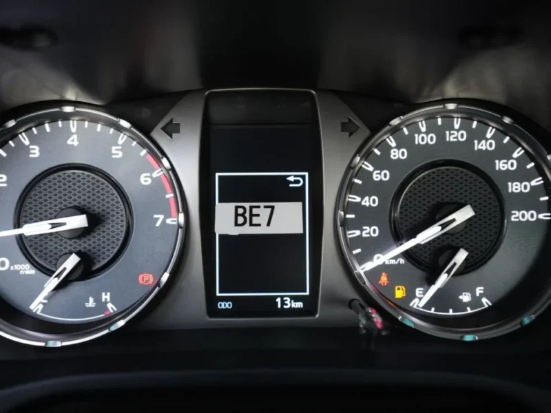 2025 Toyota Hilux GLS 2.7L Inline-4 Petrol Engine Single Cabin 4WD M/T White Red Pickup