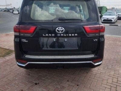 2022 Toyota Land Cruiser VX 3.5 Litres 6 Cylinders Petrol Engine Black Beige SUV GCC