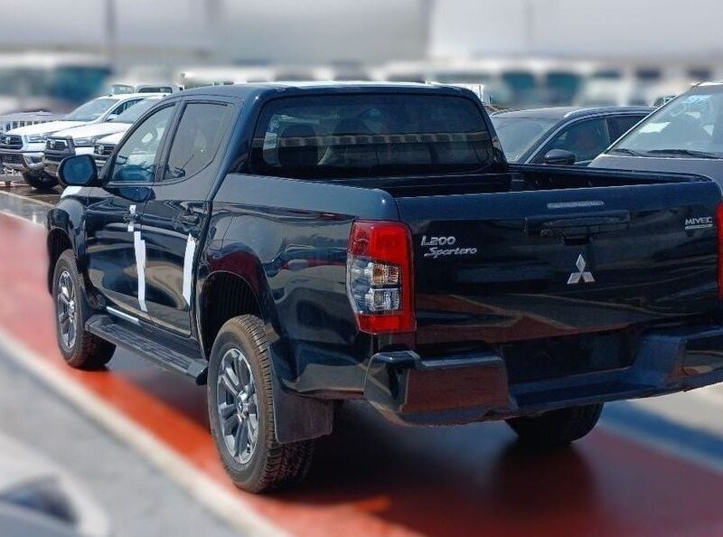 2023 Mitsubishi L200 2.4L 4 Cylinders Diesel Engine AT 4x4 Double Cab Black Pickup Truck