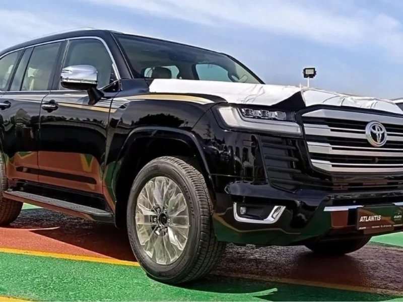 2022 Toyota Land Cruiser VXR 4.0 Litres 6 Cylinders Petrol Engine Black Beige SUV GCC