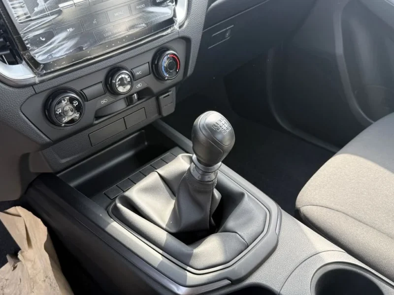 2026 Isuzu D-Max 1.9L 4 Cylinders Diesel Engine MT White Black Pickup Truck