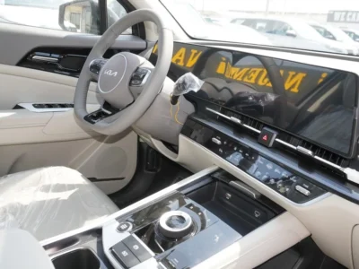 2025 Kia Sportage 2.0L Turbo 4 Cylinders Petrol Engine Grey Beige SUV Automatic