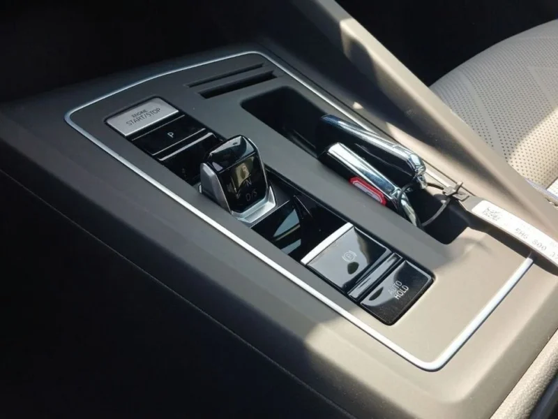 2024 Volkswagen Golf TSI R-Line 1.5-liter turbocharged 4-cylinder Engine Black Grey Hatchback