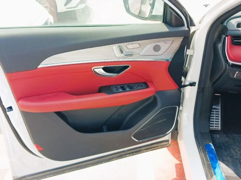 2024 Jetour X70 Plus Comfort 1.6L Turbocharged 4-cylinder Engine White Red SUV GCC