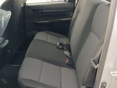 2025 Toyota Hilux 2.4L 4-cylinder Diesel Engine 4x4 Silver Black Pickup Truck Manual