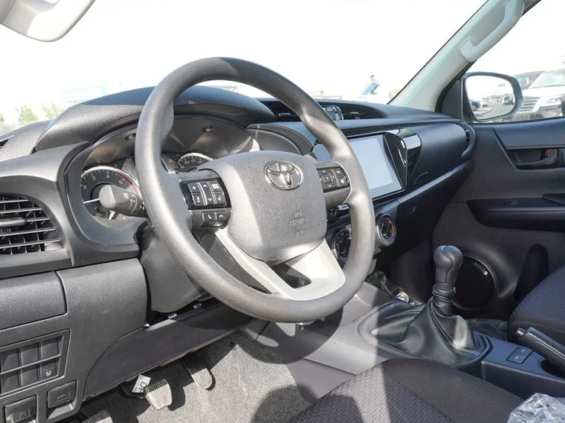 2025 Toyota Hilux 2.4-liter 4-cylinder Turbo Diesel Silver Black Pickup Truck 4WD M/T