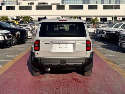 2026 Toyota Land Cruiser Prado TXL 2.4-liter Turbocharged 4-Cylinder Engine White Black SUV