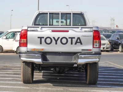 2025 Toyota Hilux 2.4-liter 4-cylinder Turbo Diesel Silver Black Pickup Truck 4WD M/T