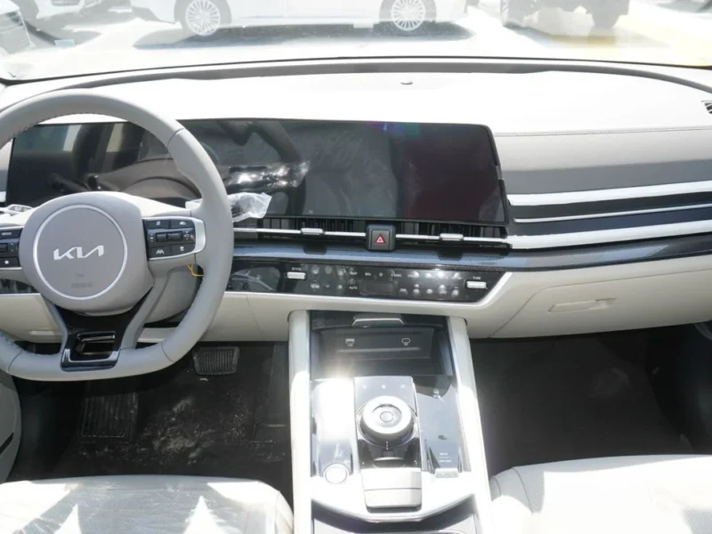 2025 Kia Sportage 2.0L Turbo 4 Cylinders Petrol Engine Grey Beige SUV Automatic