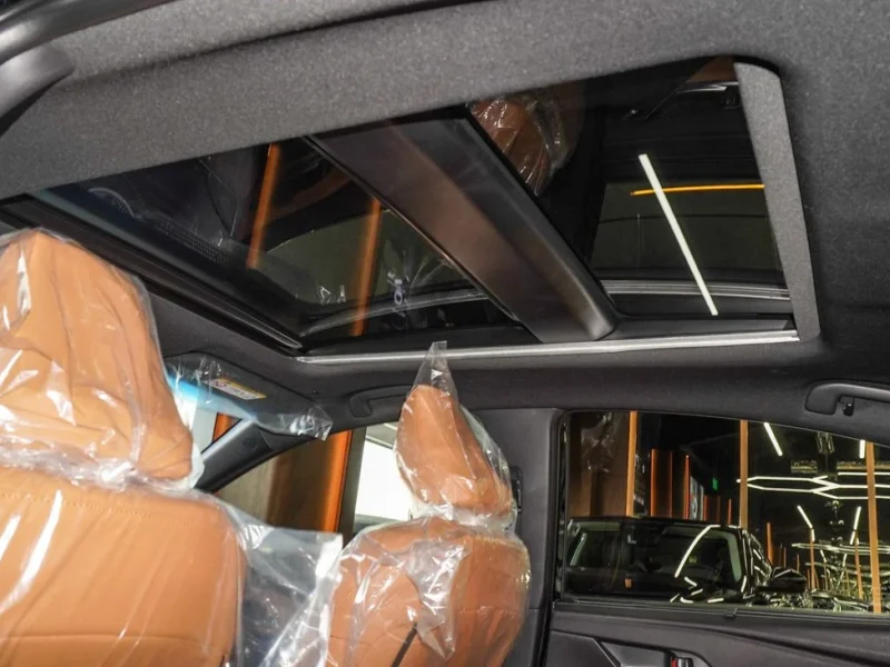 2025 Toyota Camry LIMITED 2.5L HEV 4 Cylinders Engine Black Tan Sedan GCC Specs