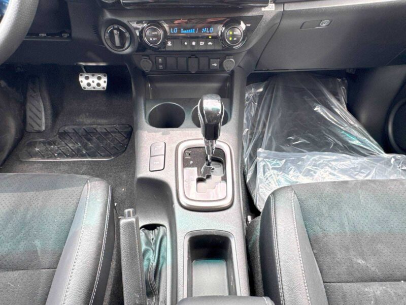 2026 Toyota Hilux Double Cabin GR-Sport 4.0L V6 Petrol Engine Black Pickup Truck