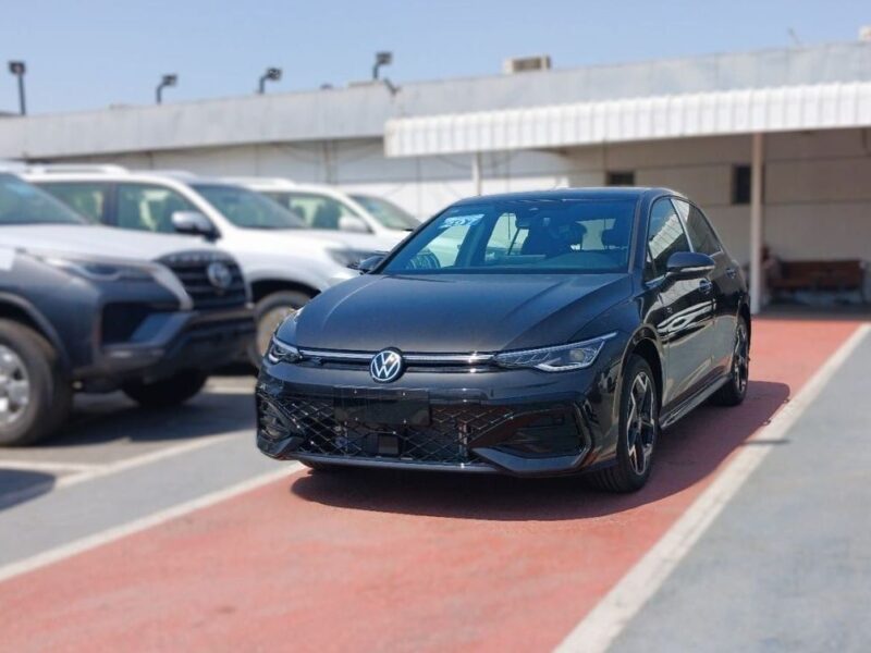 2024 Volkswagen Golf TSI R-Line 1.5-liter turbocharged 4-cylinder Engine Black Grey Hatchback
