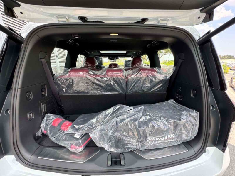 2026 Nissan Patrol LE Platinum City 3.5-liter V6 Twin-Turbocharged Petrol White Red SUV