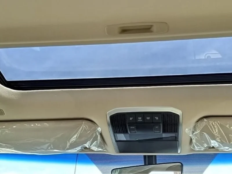 2022 Toyota Land Cruiser VXR 4.0 Litres 6 Cylinders Petrol Engine Black Beige SUV GCC