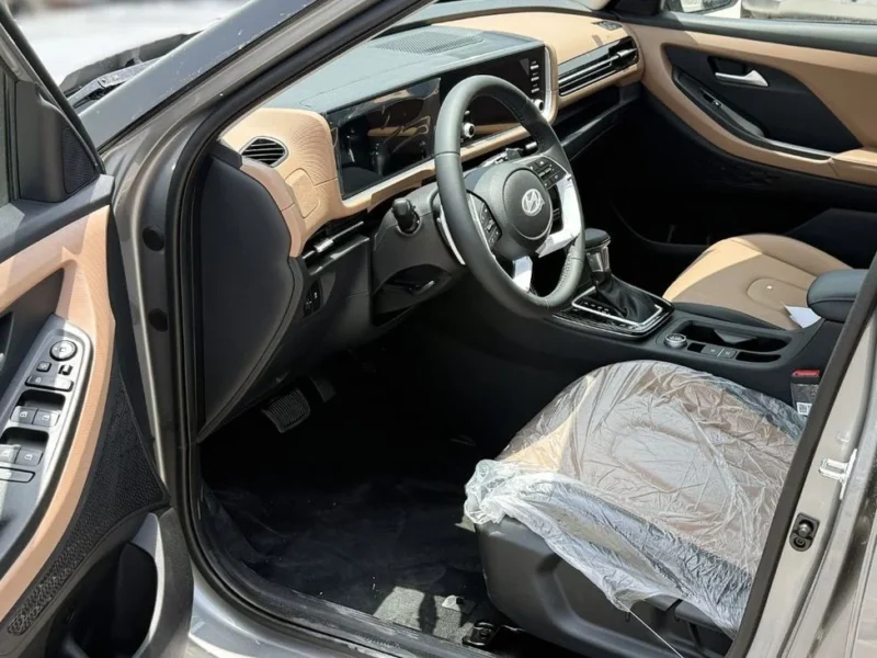 2026 Hyundai Creta 1.5-liter 4-cylinder Petrol Engine Grey Beige SUV FWD GCC