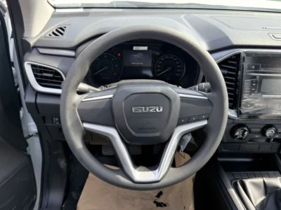 2026 Isuzu D-Max 1.9L 4 Cylinders Diesel Engine MT White Black Pickup Truck