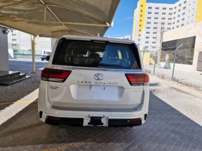 2026 Toyota Land Cruiser 300 VXR 3.3L Twin-Turbo Diesel V6 Engine White Red SUV GCC