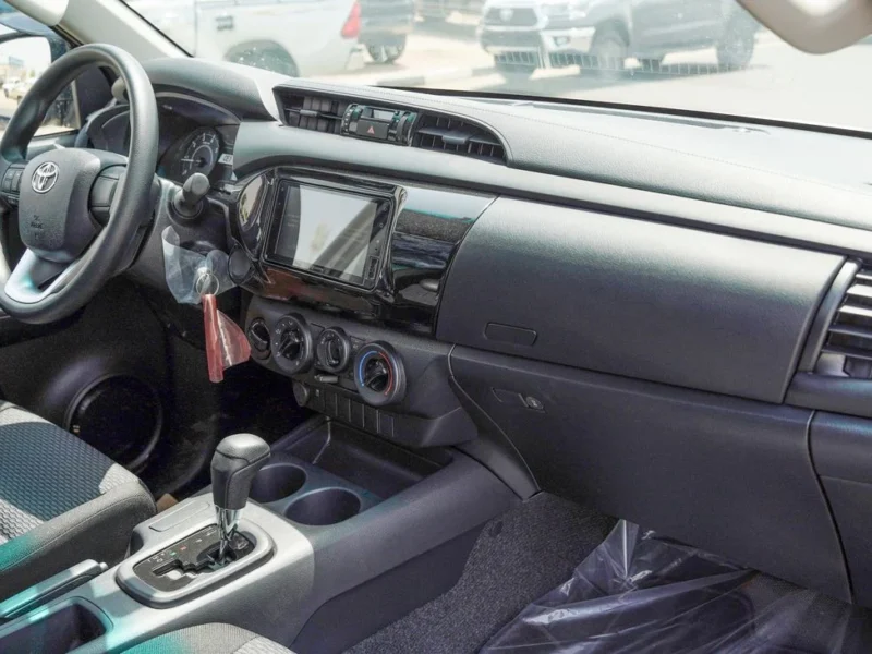 2025 Toyota Hilux 2.8-liter 4 turbocharged Diesel Engine Grey Black Pickup Truck GCC