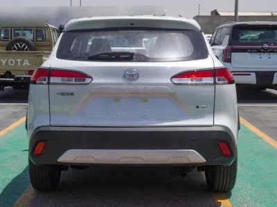 2025 Toyota Corolla Cross HEV 1.8-liter 4-cylinder Hybrid Engine White Black SUV GCC