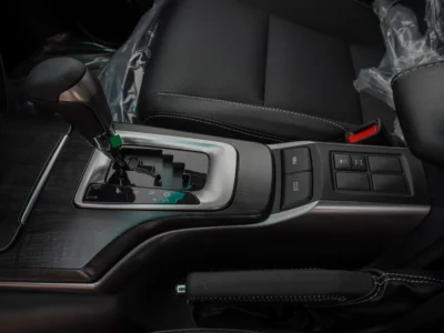 2025 Toyota Fortuner SR5 4.0-liter V6 Petrol Engine Silver Black SUV Automatic GCC Specs