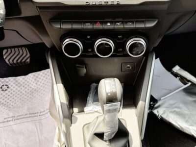 2025 Renault Duster 1.6-litre 4-cylinder In-Line Petrol Engine Grey Black SUV GCC Specs