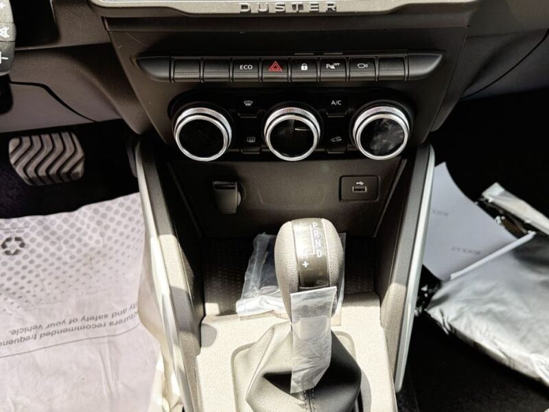 2025 Renault Duster 1.6-litre 4-cylinder In-Line Petrol Engine Grey Black SUV GCC Specs