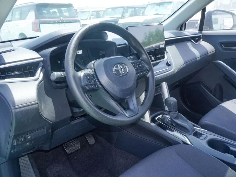 2025 Toyota Corolla Cross HEV 1.8-liter 4-cylinder Hybrid Engine White Black SUV GCC