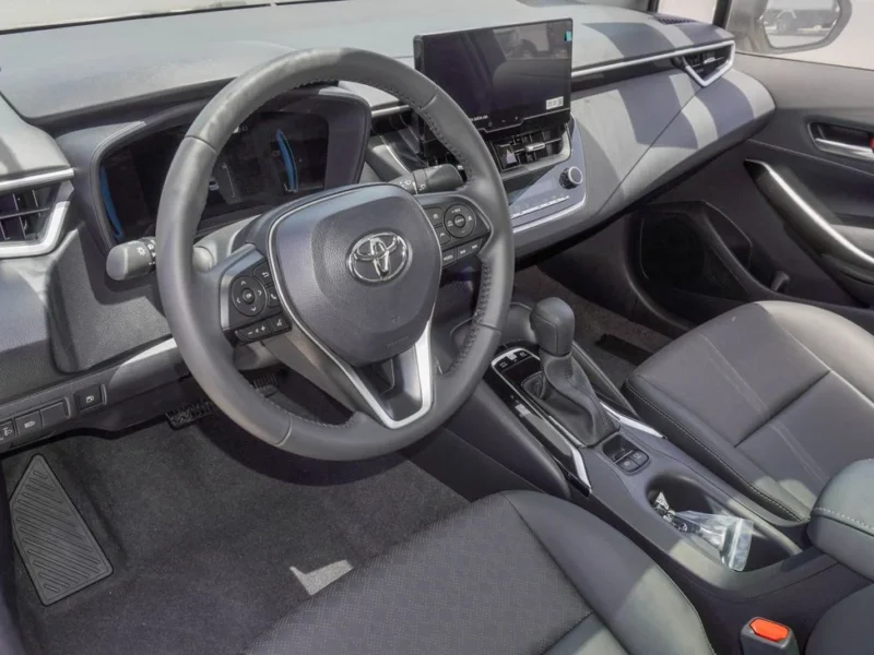 2025 Toyota Corolla 1.8 Litres 4-cylinder Hybrid Engine White Black Sedan Automatic