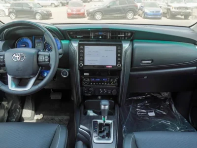 2025 Toyota Fortuner SR5 4.0-liter V6 Petrol Engine Black SUV Automatic GCC Specs