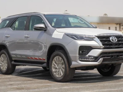 2025 Toyota Fortuner SR5 4.0-liter V6 Petrol Engine Silver Black SUV Automatic GCC Specs