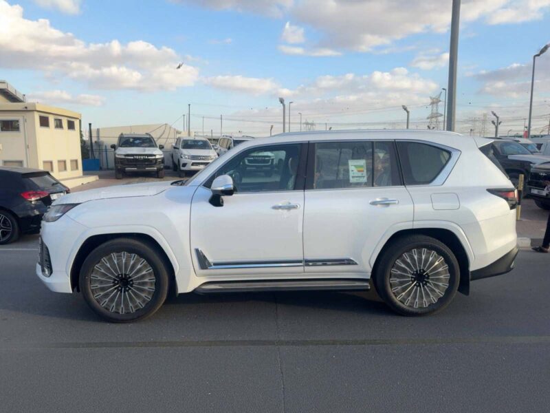 2026 Lexus LX 600 3.5L Twin-Turbocharged V6 Petrol Engine White Orange SUV GCC