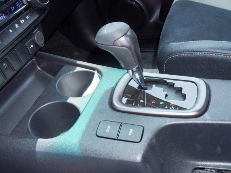 2025 Toyota Hilux GR SPORT 2.8L 4 Cylinders DIESEL Engine White Black Pickup Truck GCC