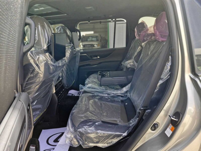 2026 Lexus LX700h Overtrail 3.5L V6 Twin Turbo Petrol Hybrid Silver Black SUV GCC