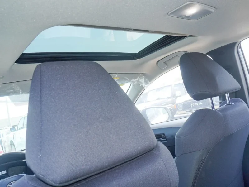 2025 Toyota Corolla Cross HEV 1.8-liter 4-cylinder Hybrid Engine White Black SUV GCC