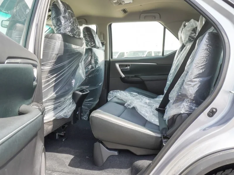 2025 Toyota Fortuner SR5 4.0-liter V6 Petrol Engine Silver Black SUV Automatic GCC Specs