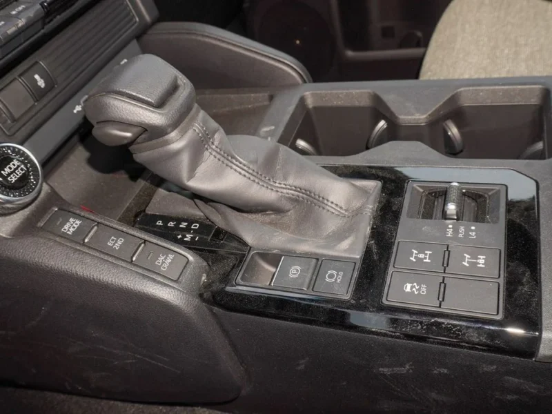 2025 Toyota Prado 2.8 Litres 4 Cylinders Diesel Engine White Black SUV GCC Specs