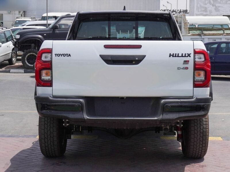2025 Toyota Hilux GR SPORT 2.8L 4 Cylinders DIESEL Engine White Black Pickup Truck GCC